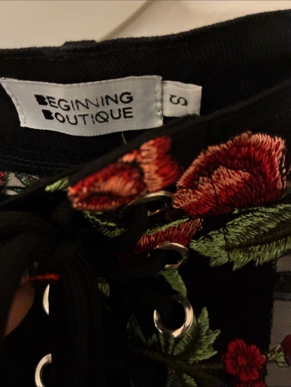 Beginning Boutique Black Sheer lace front Pants with Red Floral Embroidery Small - Picture 10 of 10